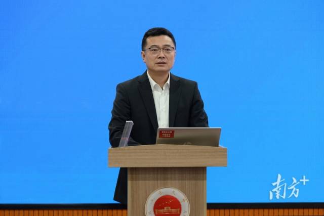 五邑大学党委书记栾天罡。 五邑大学党委书记栾天罡。